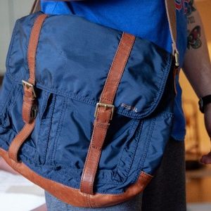 Fossil East/West Navy Blue Nylon Messenger Bag